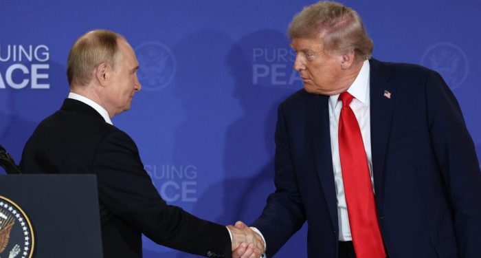 vladimir-putin-donald-trump-epa-juli2025-e1764346353129-700x375